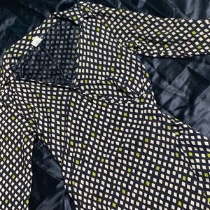 Beautiful slimming dress with a classy style!